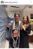 「窪塚洋介の妻・ＰＩＮＫＹ、娘＆俳優息子との家族ショットにほっこり「心からの感謝を込めて…」」の画像1