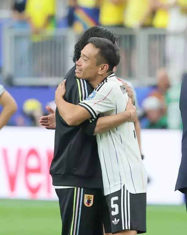 【Ｗ杯】長友佑都　去就について言及「炎が消えている状態。今、答えを出すと言われたら辞めるんだろうなという勢い」…ブラジル戦逆転負けから一夜