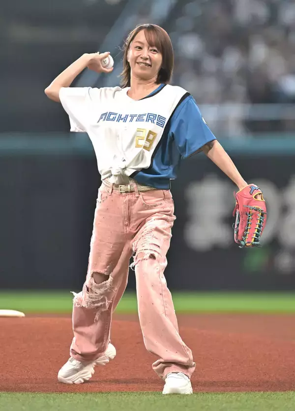 【日本ハム】３児の母・鈴木亜美がファーストピッチに登場「長男と次男が少年野球のチームに…」
