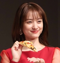 谷まりあ、「プレバト」俳句査定で１６年来の付き合いの人気女子アナとの“早慶戦”に快勝で笑顔満開