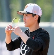 【巨人】「あそこでプレーしたいと強く感じた」リハビリ中の浦田俊輔が人生初の東京ドーム観戦「来年はもっと戦わないと」
