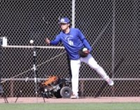山本由伸がブルペンで投球練習　あす日本時間２２日にオープン戦で登板予定