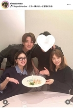 みちょぱの美人母・京子さん、子どもたち大集結で誕生日ディナー！「家族でお祝いできるのって幸せ」母娘ショットも公開