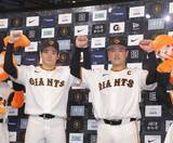 「【巨人】「僕がここに立ててるのは竹丸のおかげ」「受けててスゴイ」今季初お立ち台の岸田行倫が竹丸を絶賛【ヒーローインタビュー】」の画像1