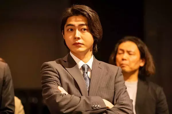 黒木華主演「銀河の一票」で秘書役の倉悠貴「鉄仮面で堅い印象が回を重ねるごとにユニークさ増していく」