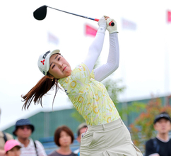 【女子ゴルフ】人気プロ・吉沢柚月が３差９位で最終日へ「自信を持って臨む」　ＦＷキープ率２位、ショット好調で初Ｖ狙う
