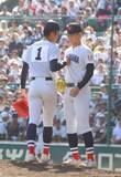 「【甲子園】織田翔希と末吉良丞、ゲームセット直後の抱擁と会話の内容　互いに「ありがとう」　織田は「すごく楽しかった」」の画像1