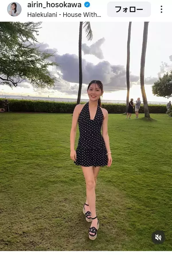 父は西武やソフトバンクなどで活躍…美人娘が「優勝旅行」のハワイ満喫！美スタイル「脚細い」細川愛倫