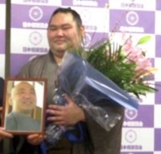 日本相撲協会は引退力士を８名発表　大奄美、琴大龍、閃岳、香富士、奄美岳、富士泉、瀬戸豊、謙豊