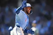 ドジャースの昨季世界一に守備固めで貢献したカブスのディーン　メジャー初安打が満塁一掃三塁打
