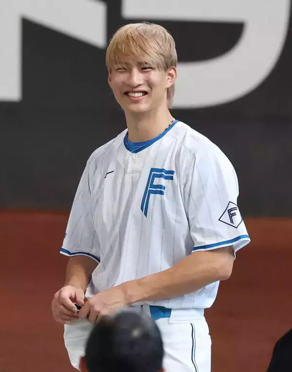 【日本ハム】達孝太“金髪”イメチェンの真相　新庄剛志監督「俺がした（笑）。プレッシャーかけたかった」　自身は「プレッシャーかけて活躍して、コマーシャルをたくさん取った」