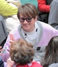 タレントで歌手の上地雄輔が初場所を観戦「ん、スター発見」「激似の人おる」林家ペー、パー子夫妻と記念撮影も