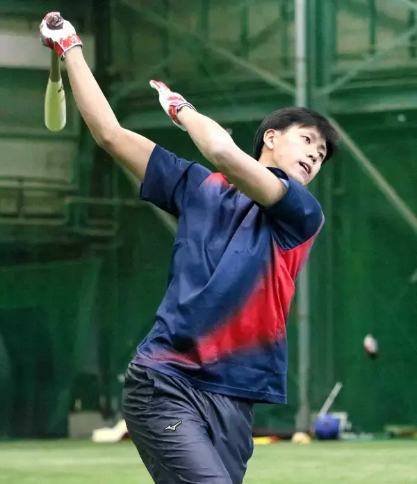 【広島】高卒ドラ６・西川篤夢がサプライズで沖縄切符「結果で応えないと」計５人が入れ替え