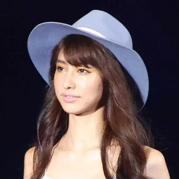 夫はソフトバンク選手会長！モデル妻「太りました、、、」全身ショット公開「ふっくら」「魅力的」体重も明かした愛甲千笑美