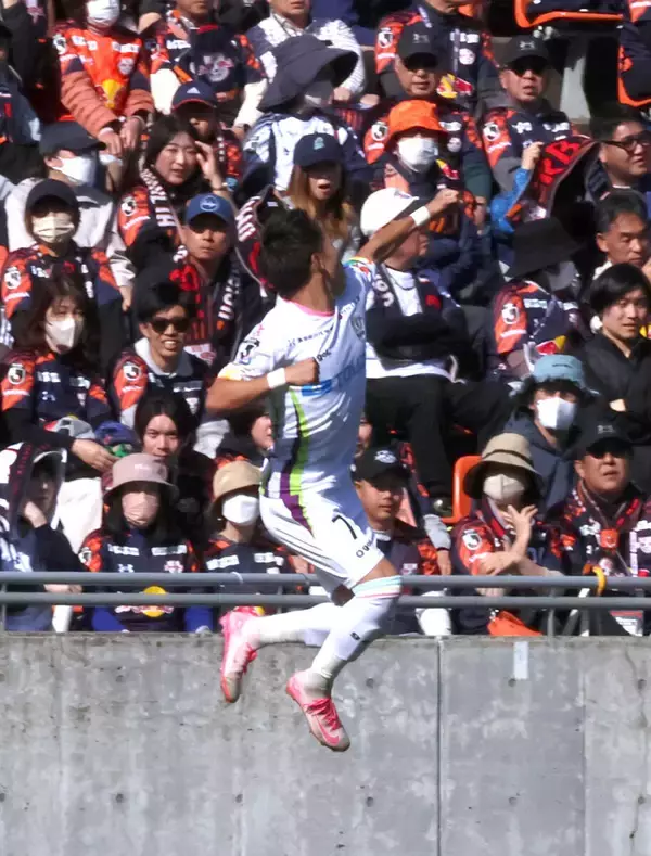 【Ｊ２藤枝】槙野智章監督「準備してきたとおりの戦いができた」大宮を下して３連勝…松木駿之介が２得点