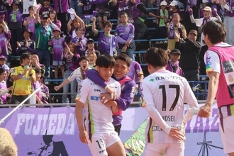 【Ｊ２藤枝】明大卒ルーキー真鍋隼虎の２戦連発弾で暫定２位浮上　練習で元日本代表ＤＦ槙野智章監督と向かい合ってきた成果を発揮