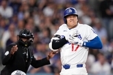 大谷翔平がまさかの今季初途中交代　４打席目に代打ラッシングが宣告…右手に死球直撃、苦悶の表情　翌日は二刀流登板予定も