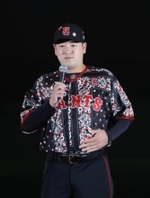 【巨人】岸田行倫「一番似合っているんじゃないかな」気分はジョーダン？　特別コラボユニ発表