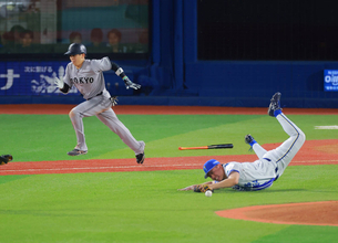 【巨人】絶妙の勝ち越しセーフティースクイズ決めた門脇誠「どんなボールも全部決めてやろう」…一問一答