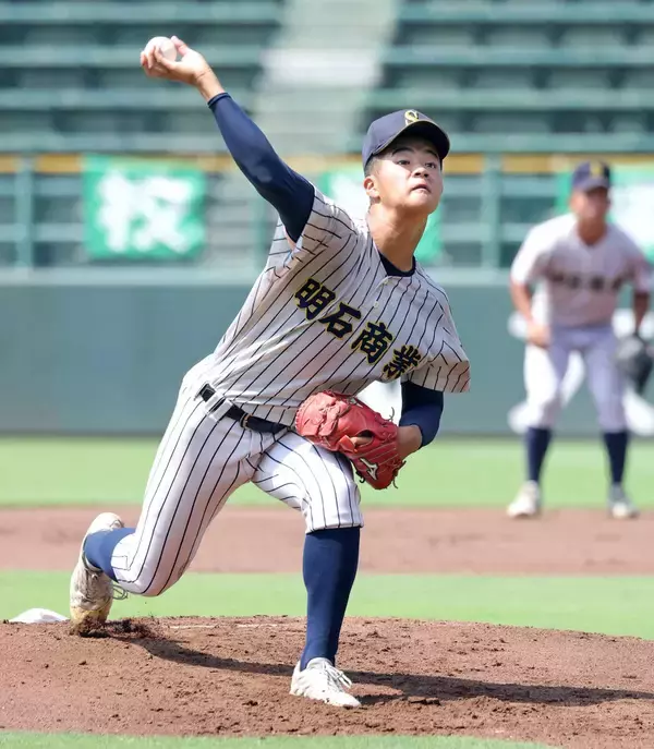 【高校野球】１球に泣いた仲吉、大塚の明石商２年生バッテリー来年こそ聖地へ