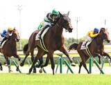 「【中京３Ｒ・２歳新馬】柳田悠岐選手の愛馬ゴーイントゥノヴァが完勝　坂井瑠星騎手「オーナーが初の新馬勝利ということで…」」の画像1