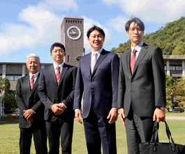 【広島】新井貴浩監督、次代の正捕手候補のドラ２・西野啓也に指名あいさつ「映像もそうですけど、じかで彼のプレーをたくさん見ている」長男が関学大内野手で関西学生リーグに精通