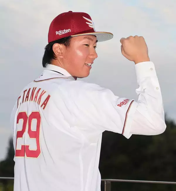 【楽天】 巨人から加入の田中千晴は１軍キャンプスタートへ「優勝できるように腕を振って」…入団会見