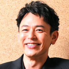 妻夫木聡「ようやく揃って食事」“５人兄弟”全員集合ショット！「本当の兄弟みたい」「このメンバーでドラマ一本やって」