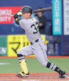 「【巨人】浦田俊輔が５試合連続安打！新１番に名乗りを上げる躍動」の画像1