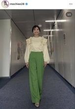 ５４歳・望月理恵アナ「ＤａｙＤａｙ．」カラーコーデがお似合い！「足ながっ」「似合ってます」「かわい～い！」
