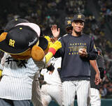 「【阪神】新外国人モレッタが来日２勝目「ヤダネッタラ、ヤダネ～」お立ち台で"陽キャ"炸裂」の画像1