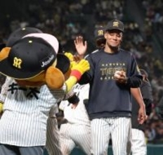 【阪神】新外国人モレッタが来日２勝目「ヤダネッタラ、ヤダネ～」お立ち台で"陽キャ"炸裂