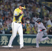 【阪神】岩崎優「また切り替えてやるしかない」同点の延長１０回に悪夢の勝ち越し２ラン献上　７試合ぶり失点で今季３敗目