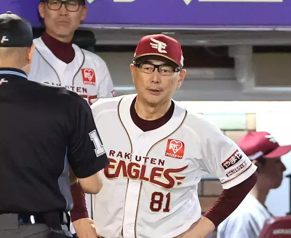 【楽天】 吉井理人監督、好リリーフの田中千晴をたたえる「ああいうピッチングができるピッチャー」２番手で４回１失点、８奪三振