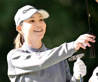 【女子ゴルフ】山路晶、小祝さくら、佐久間朱莉が首位で最終日へ　吉田鈴１８位　吉沢柚月は予選落ち