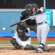 【巨人】石塚裕惺が１２打席ぶりの安打＆痛烈な左飛　清水隆行氏が分析　鍵は「球を見に行くのではなく捕まえにいくこと」