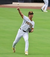 パドレスのダルビッシュ有、無給の「制限リスト」入りで開幕か…今季右肘リハビリで全休