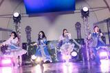 「ＣＹＮＨＮ、初の野外単独公演のフリーライブ開催　雨中に１０００人来場　１１月にＺｅｐｐダイバーシティ公演をサプライズ発表」の画像1