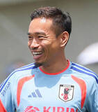 「【Ｗ杯】長友佑都は「５番」＆「５大会連続」　異例の連続出場回数も背番号も同じ…日韓大会は稲本潤一、ドイツ大会は宮本恒靖が着用」の画像1