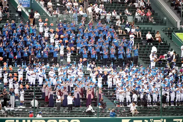 【甲子園】「フレフレ有明、フレフレ熊本」健大高崎アルプスから熊本代表・有明へ試合前にエール　有明は拍手で感謝