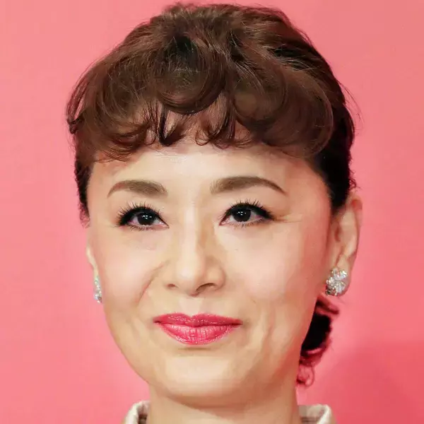 大地真央、１１歳年下夫を顔出し２ショット「けんこうがいちばん」フグで誕生日祝う