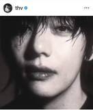 「ＢＴＳ・Ｖは「芸術」　展示会にサプライズ登場で「まさかのテテ降臨」「遭遇できたＡＲＭＹさん幸せすぎる」」の画像1