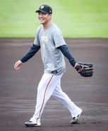 【巨人】則本昂大が１４日に移籍後初の「伝統の一戦」へ…幼少期は阪神ファン「チャンステーマは歌える。極力聞かないように」