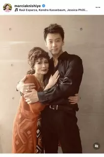 ５７歳・マルシア、３３歳大人気俳優と抱き合う姿が「素敵」「いい写真親子？姉弟？の様に見えます」