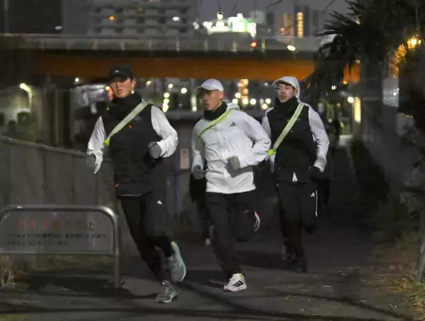 箱根駅伝優勝の青学大が来年大会へ始動　夜明け前から走り始める　原監督「これが日常」