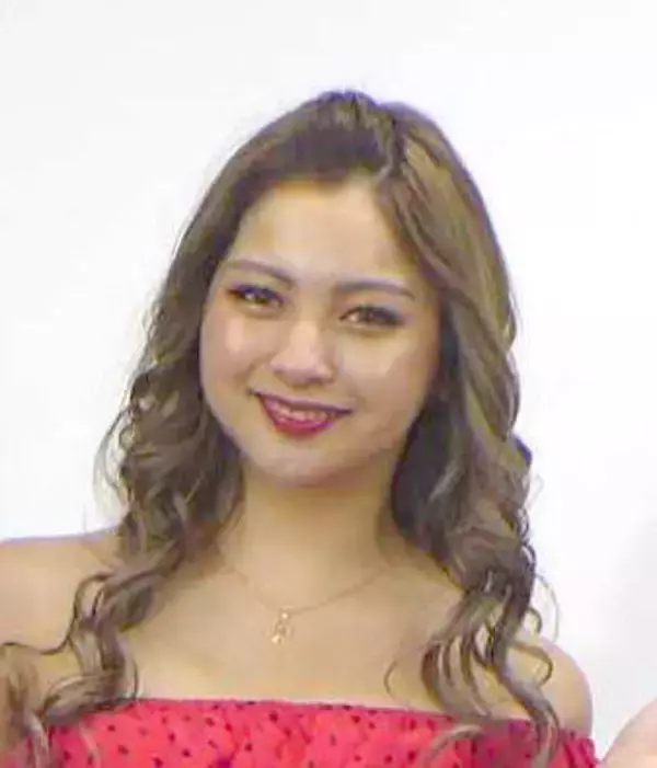 ２９歳ゆきぽよ、１０年前のギャル＆ピンク髪制服姿など懐かしショット大放出！「平成ギャル」「どの時代も可愛い」