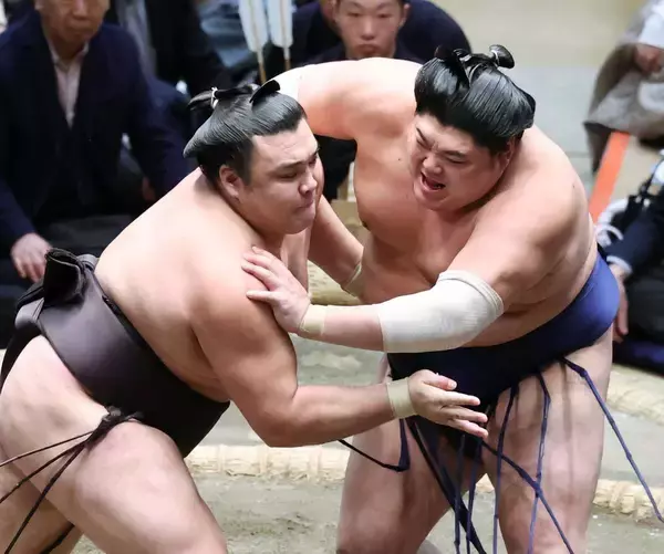 関脇・霧島が４度目の敢闘賞　高田川審判長「来場所次第」２場所連続１１勝で来場所は大関復帰も　