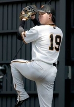 【巨人】山崎伊織がキャンプ初日からブルペン入り　鍛錬の１か月「自分の感性に頼っていく」