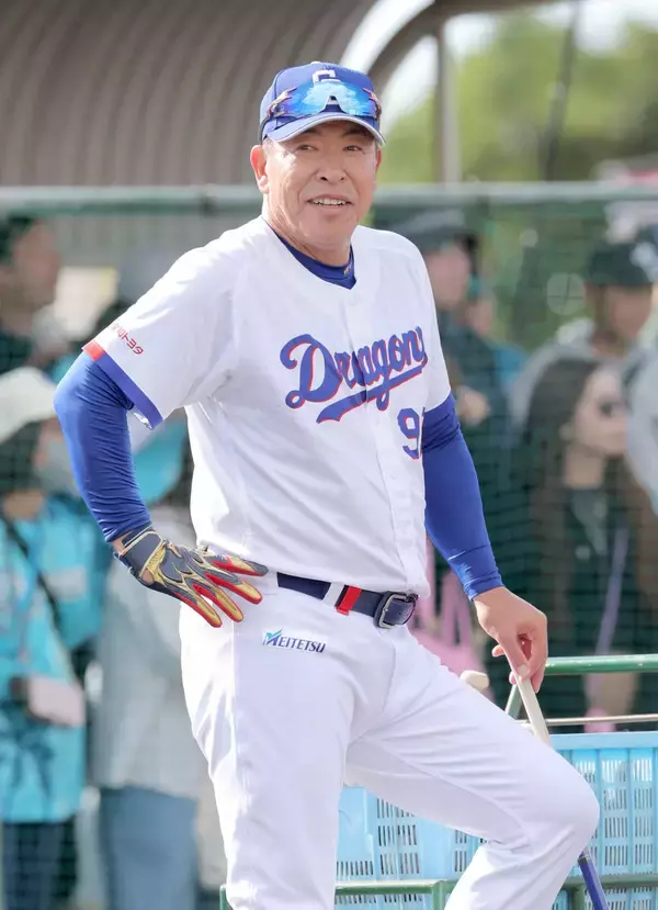 【中日】井上一樹監督、ボスラーに内外野の練習予告「考えておいた方がいい」サノーの守備は「あんな感じかな」