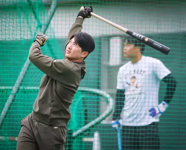 【巨人】泉口友汰が休日返上トレ　ハードなキャンプ中も「体を動かしたいなと」即席サイン会も
